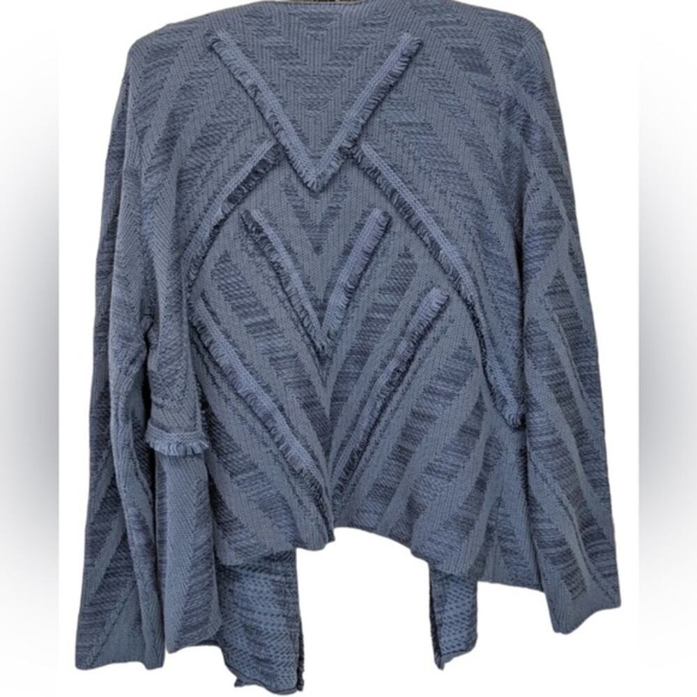 Chico’s Cardigan Sweater Women’s Size 12 M Blue Fringe Woven Crossing Patterns 2 - Picture 5 of 15